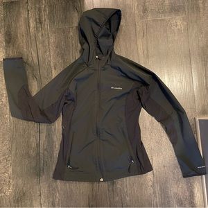 Columbia Sportswear Company Omni-shield advanced repellency rain jacket size S